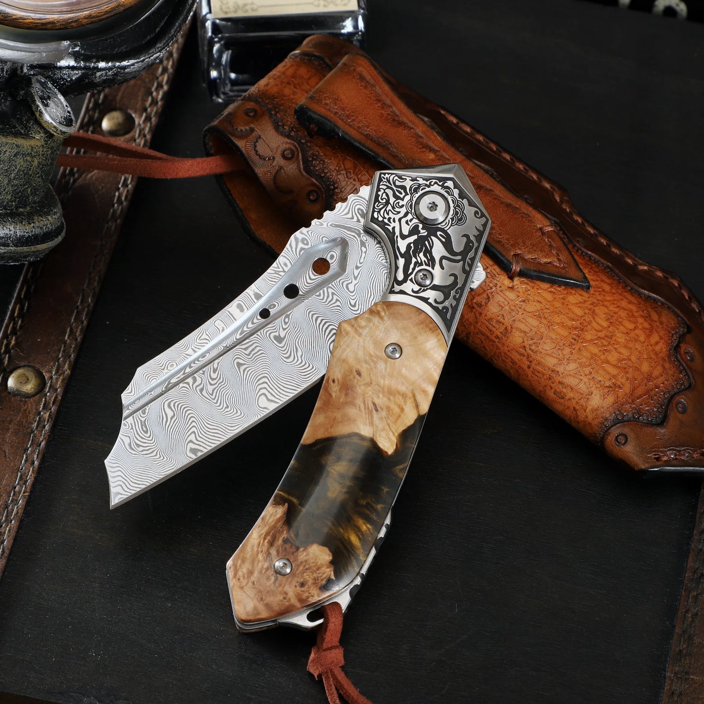 High Quality Damascus Steel Pocket Folding Knife with Resin Maple Handle, Men's Outdoor Knife, Survival Adventure Hunting Knife