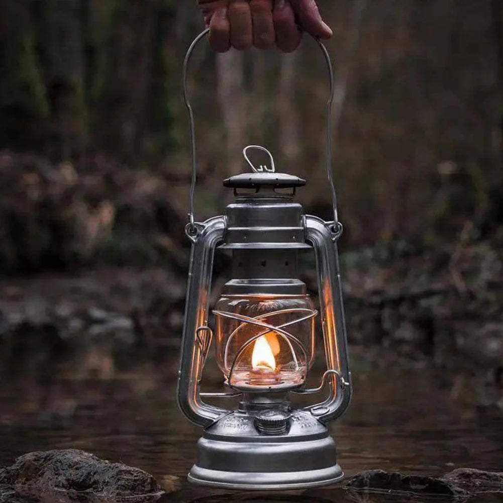 2-1pcs Retro Fuel Camping Lanterns Portable Metal Kerosene Vintage Camp Lamp Hurricane Table Lamps with Handle Yard Tent Light