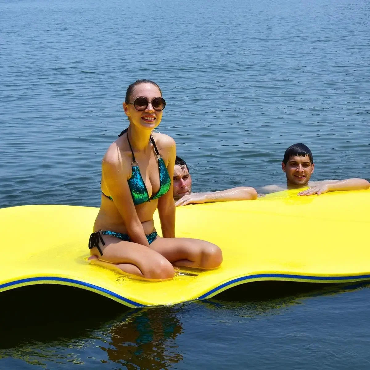 Floating Water Pad, Lily Pad for Water Recreation and Relaxing, Tear-Resistant XPE Foam Floating Mat for Beach